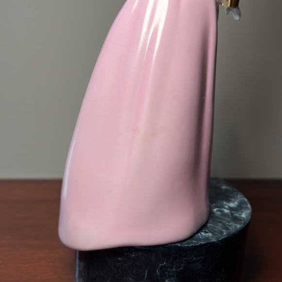 Limited Edition Porcelain Bisque Musical Figurine Barbie Glamour Collection - Picture 7 of 17